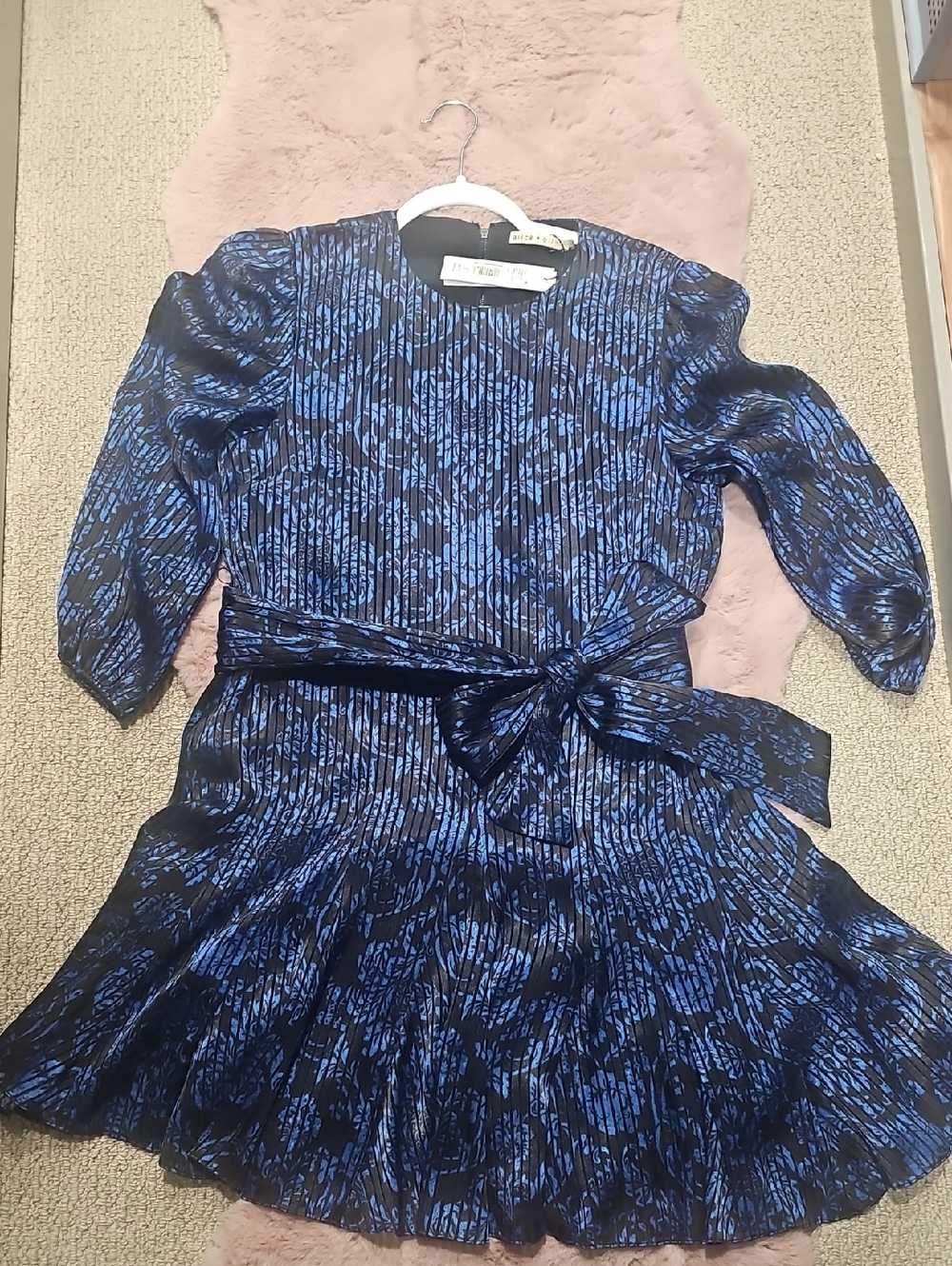 Alice + Olivia Black and Blue Floral Tie-Waist Long Sleeve Dress